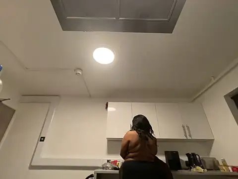 Snapshot of LavenderBuxton chatting on February 13, 6:16 pm LavenderBuxton online show from February 13, 6:16 pm