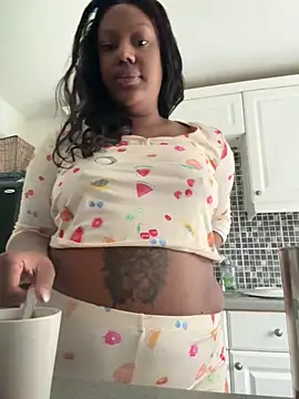 Snapshot of LavenderBuxton chatting on March 7, 8:44 am LavenderBuxton online show from March 7, 8:44 am