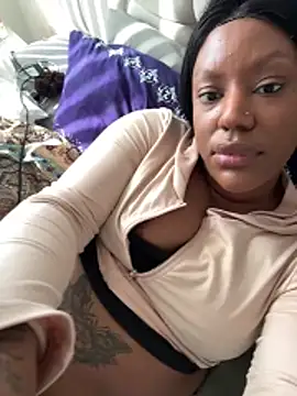 Snapshot of LavenderBuxton chatting on March 11, 11:49 am LavenderBuxton online show from March 11, 11:49 am