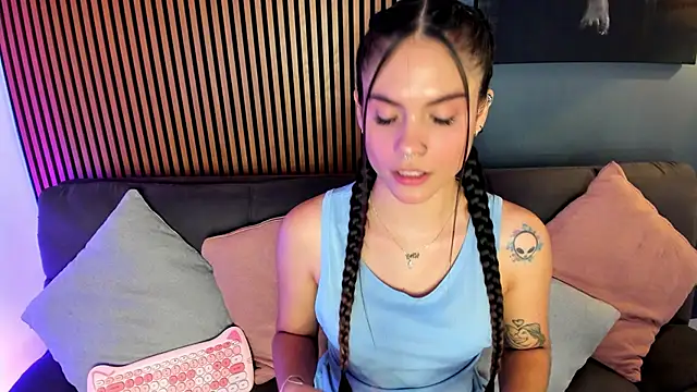 Gaby Ferrer online show from November 4, 2:05 pm