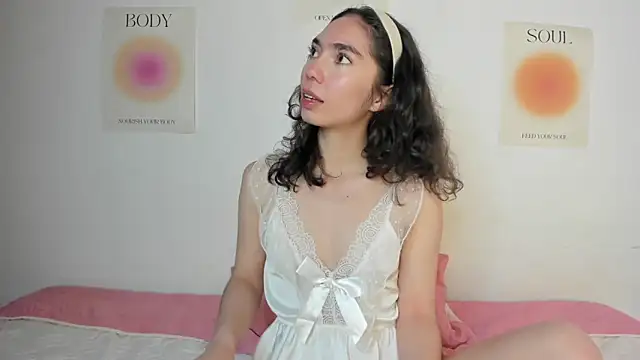 Snapshot of Ana_is_from_Heaven chatting on October 2, 10:33 am Ana is from Heaven online show from October 2, 10:33 am