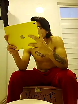 GIOOOO568 online show from April 12, 6:02 pm