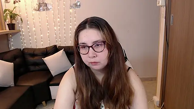 Snapshot of chloe_prg chatting on February 5, 1:11 pm chloe prg online show from February 5, 1:11 pm