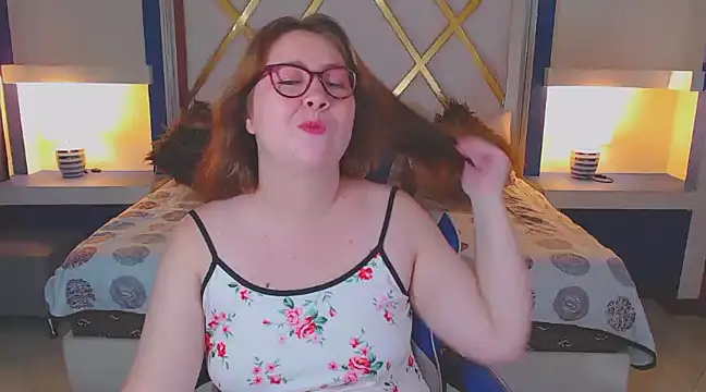 Snapshot of chloe_prg chatting on February 26, 6:43 pm chloe prg online show from February 26, 6:43 pm