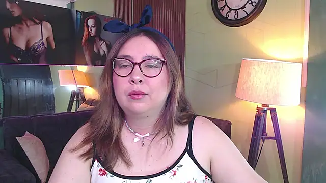 Snapshot of chloe_prg chatting on September 18, 5:53 am chloe prg online show from September 18, 5:53 am