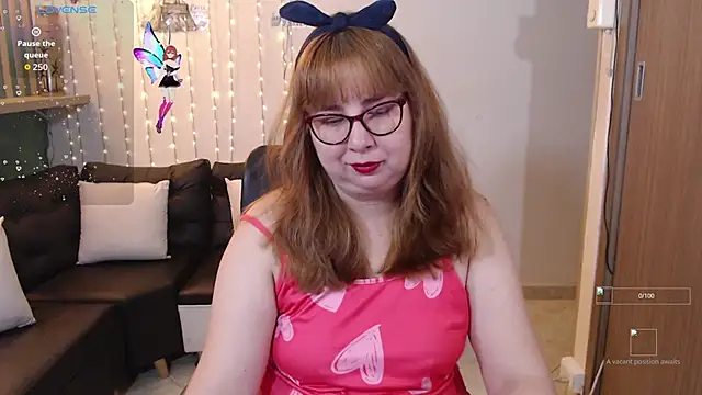 Snapshot of chloe_prg chatting on November 24, 1:33 pm chloe prg online show from November 24, 1:33 pm