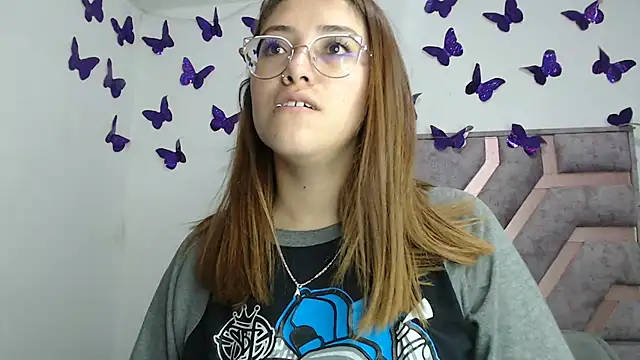 Snapshot of Anny_Fox- chatting on November 28, 3:42 am Anny Fox- online show from November 28, 3:42 am