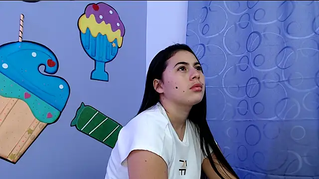 sweetfantacies18 online show from March 12, 12:42 am