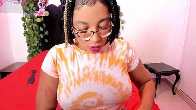 AmyBriiggs online show from March 16, 4:40 am