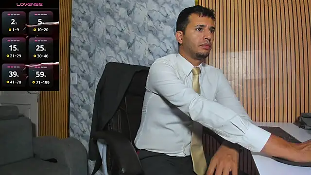 Snapshot of Hideintheoffice chatting on November 27, 9:00 am Hideintheoffice online show from November 27, 9:00 am