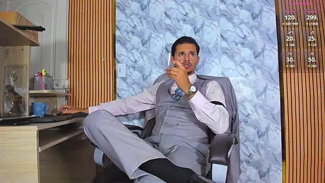 Hideintheoffice online show from August 5, 11:50 pm