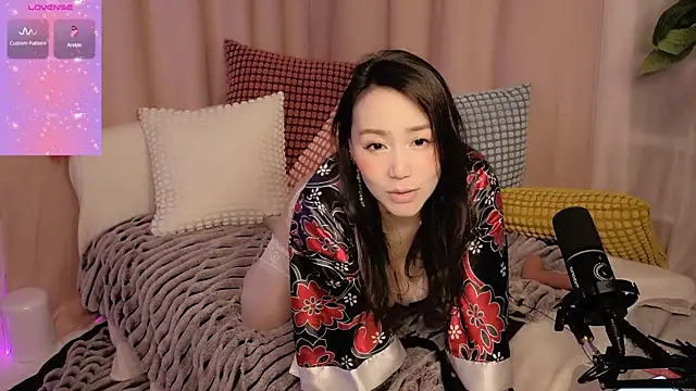 Snapshot of baobaomiqi_linger chatting on February 9, 5:08 am baobaomiqi linger online show from February 9, 5:08 am