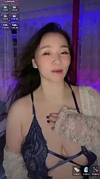 Snapshot of baobaomiqi_linger chatting on September 26, 4:22 pm baobaomiqi linger online show from September 26, 4:22 pm