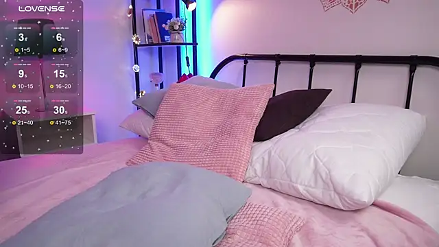 Lissa Meow  online show from March 7, 5:29 am