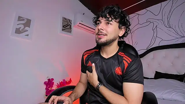 Snapshot of Samir_bear chatting on November 17, 12:44 pm Samir bear online show from November 17, 12:44 pm