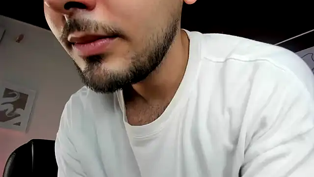 Snapshot of Samir_bear chatting on June 22, 12:57 pm Samir bear online show from June 22, 12:57 pm
