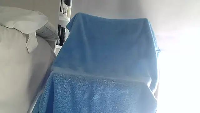 Snapshot of teek1234_1 chatting on October 29, 4:09 pm teek1234 1 online show from October 29, 4:09 pm