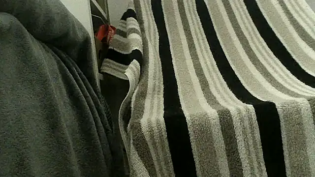 Snapshot of teek1234_1 chatting on March 17, 4:06 am teek1234 1 online show from March 17, 4:06 am