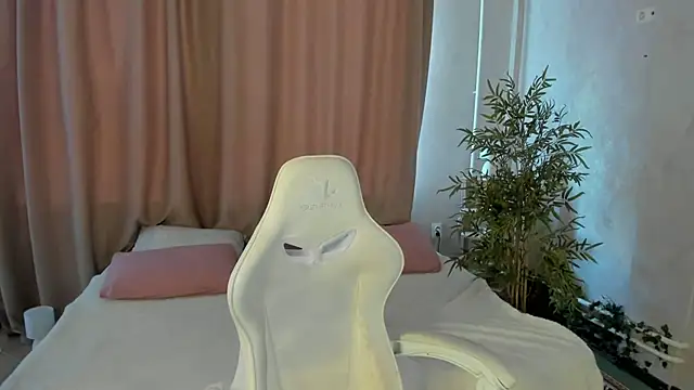 Snapshot of Cheryl__Brown chatting on July 3, 1:23 am Cheryl Brown online show from July 3, 1:23 am