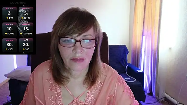Snapshot of Miss_Moren chatting on April 4, 5:27 am Miss Moren online show from April 4, 5:27 am