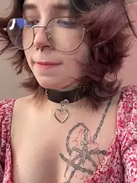 lilithlunna online show from March 12, 6:51 am