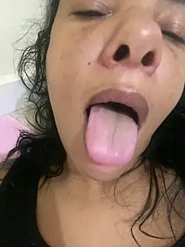 Snapshot of briannaa557 chatting on December 22, 9:44 am briannaa557 online show from December 22, 9:44 am