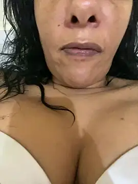 Snapshot of briannaa557 chatting on January 11, 11:23 am briannaa557 online show from January 11, 11:23 am