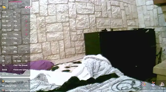 Snapshot of sansan2411 chatting on February 1, 12:40 am sansan2411 online show from February 1, 12:40 am