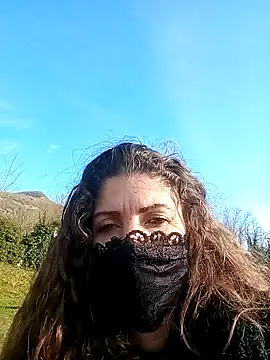 Snapshot of sansan2411 chatting on February 9, 2:29 pm sansan2411 online show from February 9, 2:29 pm