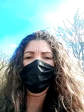 Snapshot of sansan2411 chatting on February 12, 12:44 pm sansan2411 online show from February 12, 12:44 pm