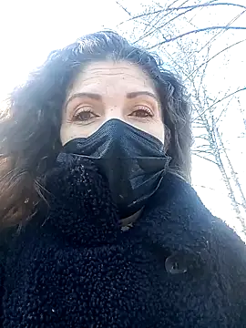 Snapshot of sansan2411 chatting on February 14, 1:08 pm sansan2411 online show from February 14, 1:08 pm