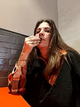 Snapshot of sansan2411 chatting on November 7, 1:11 pm sansan2411 online show from November 7, 1:11 pm