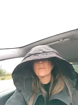 Snapshot of sansan2411 chatting on November 25, 1:44 pm sansan2411 online show from November 25, 1:44 pm