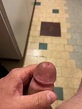 Snapshot of mikiss789 chatting on October 29, 4:26 am mikiss789 online show from October 29, 4:26 am