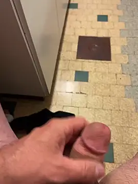 Snapshot of mikiss789 chatting on November 15, 6:00 am mikiss789 online show from November 15, 6:00 am