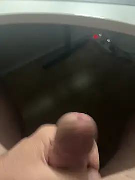 Snapshot of mikiss789 chatting on November 28, 4:15 am mikiss789 online show from November 28, 4:15 am