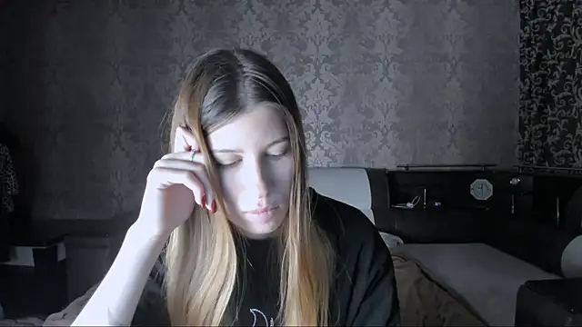 Agnes Allenn online show from October 13, 10:59 am