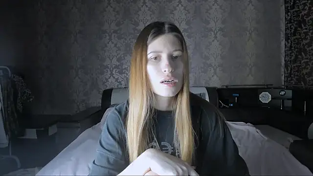 Agnes Allenn online show from October 18, 11:11 am