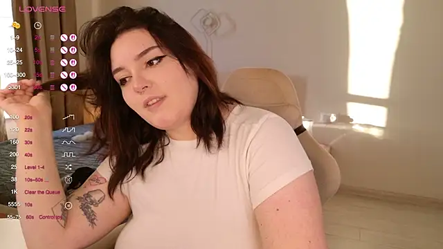 YumiYammy online show from June 17, 2:36 am