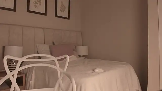  dakota a online show from February 12, 12:44 pm