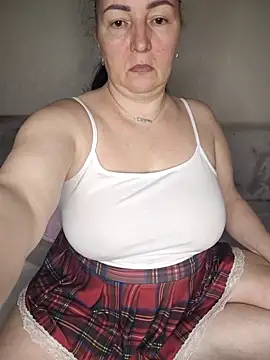 Snapshot of HairyVicky chatting on December 14, 10:03 pm HairyVicky online show from December 14, 10:03 pm