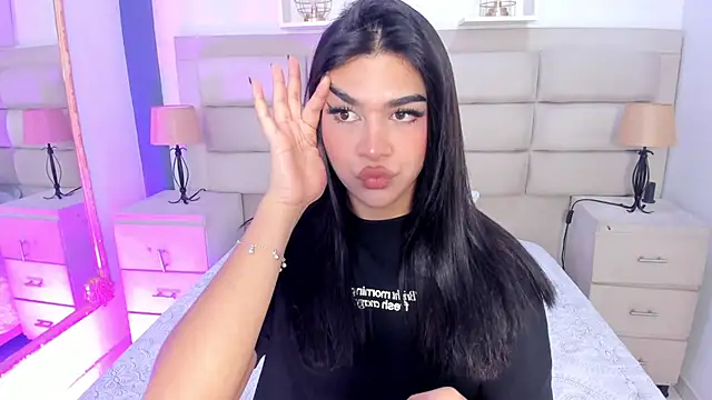 RoseCassie online show from September 11, 1:00 pm