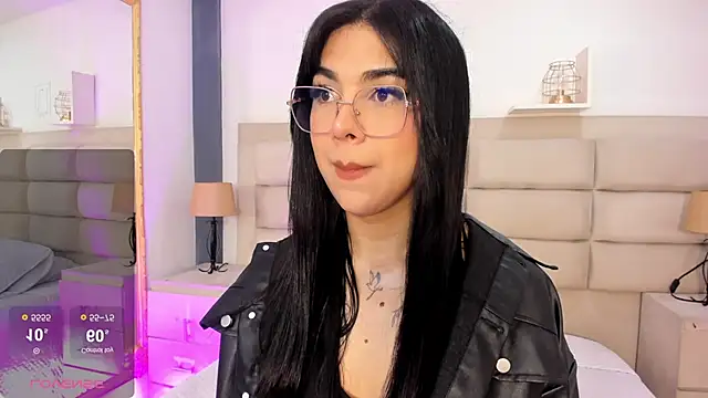 RoseCassie online show from October 23, 12:59 pm