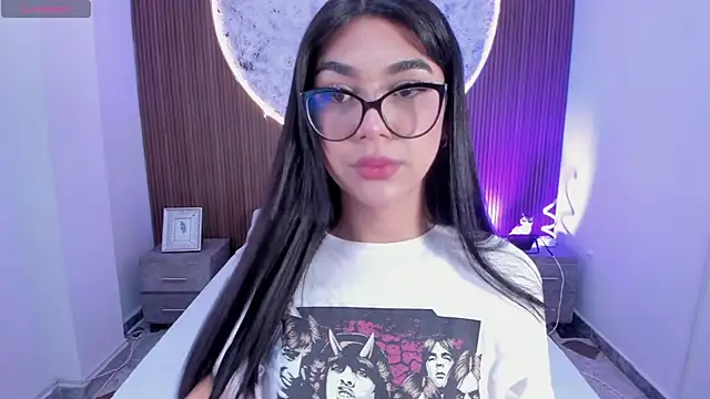 RoseCassie online show from December 20, 1:18 pm