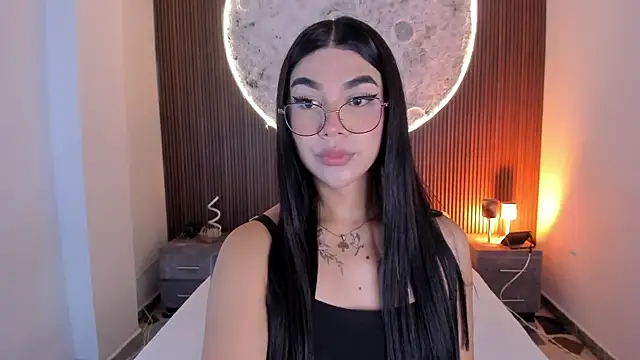 RoseCassie online show from May 8, 1:05 pm
