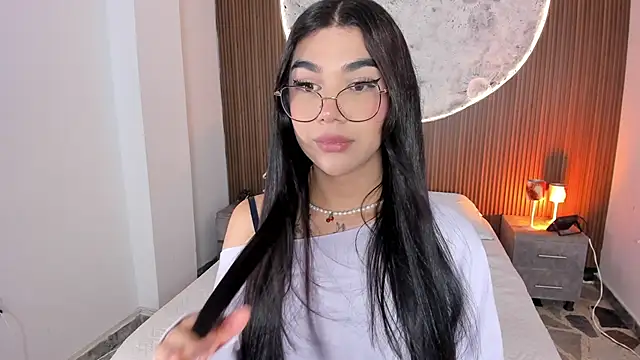 RoseCassie online show from May 15, 1:29 pm
