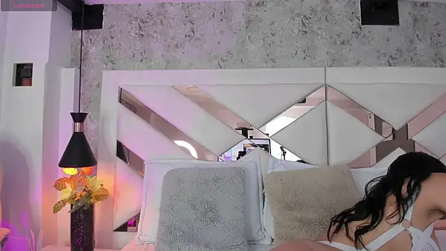 Snapshot of yessica_monteiro chatting on January 16, 12:53 pm yessica monteiro online show from January 16, 12:53 pm