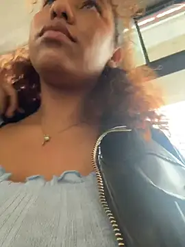 Snapshot of lauraltt chatting on December 16, 7:08 pm lauraltt online show from December 16, 7:08 pm