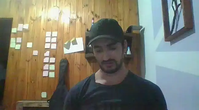 Snapshot of italianbighorse22 chatting on December 19, 3:29 am italianbighorse22 online show from December 19, 3:29 am