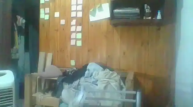 Snapshot of italianbighorse22 chatting on January 2, 2:11 am italianbighorse22 online show from January 2, 2:11 am